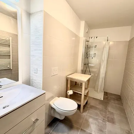 Old - 4 Persons - Private Parking Vakantiehuis